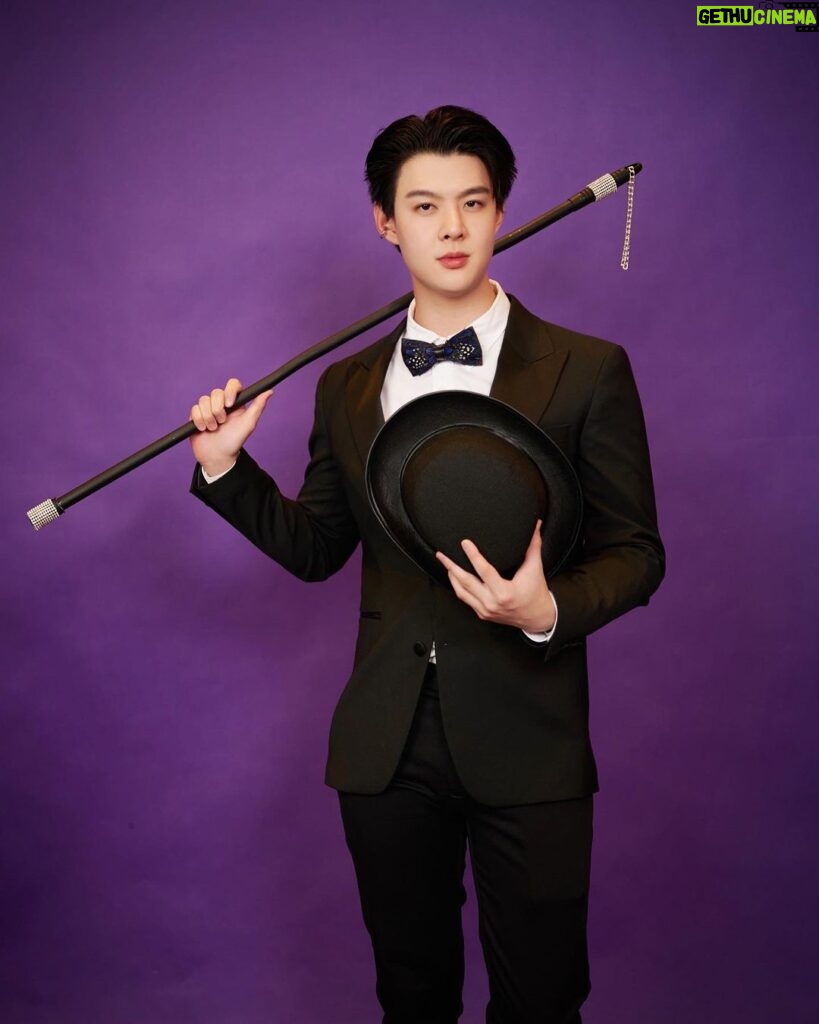 Suppapong Udomkaewkanjana Instagram - Magic...🎩✨ #Saint_sup #MingEr