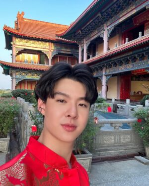 Suppapong Udomkaewkanjana Instagram - ซินเจิ้งหรูอี้ ซินเหนียนฟาไฉ 新正如意 新年发财 #Saint_sup #MingEr