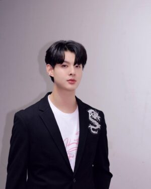 Suppapong Udomkaewkanjana Instagram - 🐉 #Saint_sup #MingEr