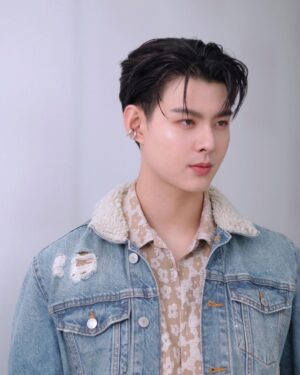Suppapong Udomkaewkanjana Instagram - เมื่อก่อนชอบเพ้อ แต่ตอนนี้ชอบเธอซะเเล้ว #Saint_sup #MingEr