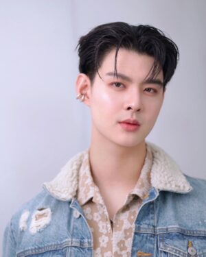 Suppapong Udomkaewkanjana Instagram - เมื่อก่อนชอบเพ้อ แต่ตอนนี้ชอบเธอซะเเล้ว #Saint_sup #MingEr