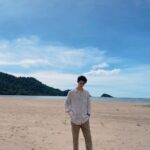 Suppapong Udomkaewkanjana Instagram - ทะเลยังมีคลื่น ชีวิตคงชื่นมื่นถ้ามีเธอ #Saint_sup #MingEr