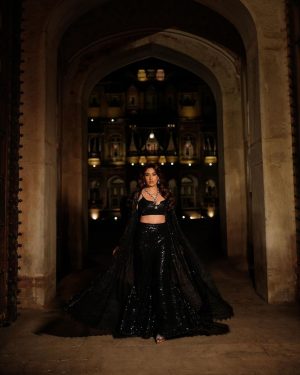 Surbhi Chandna Instagram - Sufiyana Shaam 
Sufiyana Andaaz

Mehfil- e- Qawali was that one evening i and Karan were most looking forward to and it was nothing less than surreal with us exchanging rings and dancing our hearts out 

Photographer @jodiclickers.co 

Surbhi & Karan wearing @sawangandhiofficial 
Jewels : @popley.eternal
On the Feet : @pabishfootwears 
Stylist: @stylebysaachivj
Styling Team: @styledbynikinagda @sanzimehta777
Styling intern: @muskaanparakh
Glam @makeupbypratiba & team 

That Pillar Always 🤎 @pranavi_chandna
Event planners @intimateaffairsbyrt 

#sukar #estd2010