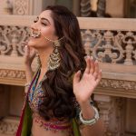 Surbhi Chandna Instagram - Mohabbat Hui Teri Yaadon Se Bhi Mere Haathon Pe Haa Tera Naam Likha.. Photographer @jodiclickers.co Mehndi By @bridalmehndiqueen Surbhis Stying & Designers Column Outfit: @labelnitibothra Pr: @wedding_trip_ Nath : @mortantra Earrings & kadas: @azotiique On the Feet: @urbanswayofficial @spiffypublicrelations Stylist: @stylebysaachivj Styling Team: @styledbynikinagda @sanzimehta777 Styling intern: @muskaanparakh Glam @makeupbypratiba & team Karans Styling& Designers Column Outfit @kalpraag @oakpinionpr Style Consultant & PR @pranavi_chandna Publicist @planetmediapr @nidhig14 Event planners @intimateaffairsbyrt #sukar #estd2010