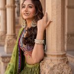 Surbhi Chandna Instagram - Mohabbat Hui Teri Yaadon Se Bhi Mere Haathon Pe Haa Tera Naam Likha.. Photographer @jodiclickers.co Mehndi By @bridalmehndiqueen Surbhis Stying & Designers Column Outfit: @labelnitibothra Pr: @wedding_trip_ Nath : @mortantra Earrings & kadas: @azotiique On the Feet: @urbanswayofficial @spiffypublicrelations Stylist: @stylebysaachivj Styling Team: @styledbynikinagda @sanzimehta777 Styling intern: @muskaanparakh Glam @makeupbypratiba & team Karans Styling& Designers Column Outfit @kalpraag @oakpinionpr Style Consultant & PR @pranavi_chandna Publicist @planetmediapr @nidhig14 Event planners @intimateaffairsbyrt #sukar #estd2010