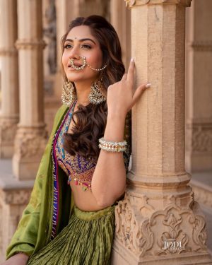 Surbhi Chandna Instagram - Mohabbat Hui
Teri Yaadon Se Bhi 
Mere Haathon Pe Haa 
Tera Naam Likha..

Photographer @jodiclickers.co 
Mehndi By @bridalmehndiqueen 

Surbhis Stying & Designers Column

Outfit: @labelnitibothra
Pr: @wedding_trip_
Nath : @mortantra
Earrings & kadas: @azotiique
On the Feet: @urbanswayofficial @spiffypublicrelations
Stylist: @stylebysaachivj
Styling Team: @styledbynikinagda @sanzimehta777
Styling intern: @muskaanparakh
Glam @makeupbypratiba & team

Karans Styling& Designers Column 
Outfit @kalpraag @oakpinionpr
Style Consultant & PR @pranavi_chandna
 
Publicist @planetmediapr @nidhig14

Event planners @intimateaffairsbyrt 

#sukar #estd2010