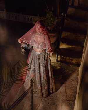 Surbhi Chandna Instagram - Quiet Moments, Loud Thoughts

The Only Moment When We Left Each Others Side..
To Look Like The Perfect Groom & The Perfect Bride..
 
Photography @jodiclickers.co 

These Kaleeras will always have a special place in my heart @bowsandblingsaayushiak 
Prettiness On the Feet @5_elementsbyradhikagupta 
Styling consultant &PR  @pranavi_chandna 
Glam  @makeupbypratiba & team

Wedding Planners @intimateaffairsbyrt
Florals @fragranceflowerz

 
#sukar #estd2010