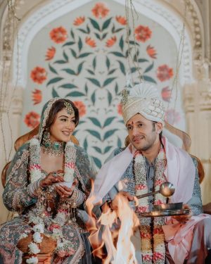 Surbhi Chandna Instagram - Finally Home after 13 Years 🫶

We Seek all your love and blessings as we embark on this new journey together 

Photography @jodiclickers.co

Surbhis Styling & Designers Column
Outfit @bindaniofficial
Jewels @gehnajewellers1
Maang tika @azotiique
Styling consultant &PR  @pranavi_chandna
Glam  @makeupbypratiba & team
Varmala @floralartbysrishti 

Karans Styling and Designer Column 
Outfit @bindaniofficial
Styling consultant &PR  @pranavi_chandna

Publicist @nidhig14 
Wedding Planners @intimateaffairsbyrt
 
#sukar #estd2010