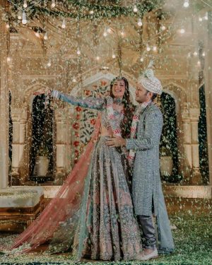 Surbhi Chandna Instagram - Finally Home after 13 Years 🫶

We Seek all your love and blessings as we embark on this new journey together 

Photography @jodiclickers.co

Surbhis Styling & Designers Column
Outfit @bindaniofficial
Jewels @gehnajewellers1
Maang tika @azotiique
Styling consultant &PR  @pranavi_chandna
Glam  @makeupbypratiba & team
Varmala @floralartbysrishti 

Karans Styling and Designer Column 
Outfit @bindaniofficial
Styling consultant &PR  @pranavi_chandna

Publicist @nidhig14 
Wedding Planners @intimateaffairsbyrt
 
#sukar #estd2010