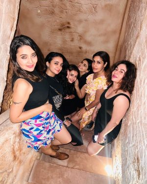 Surbhi Chandna Instagram - The A gang made sure i have a blast just before i am no longer a Bachelor 😂 and i can’t thank them enough cause koi special feel karana inse seekhe 

@shrenuparikhofficial @dearmansi @bhoomika1412 @mreenaldeshraj @bharati_k @kunaljaisingh 
Two days of Madness begins and reliving my bachelorette here 

Outfit @ahiclothing 
PR @sonyashaikh
Shoes @pclovesdrama 
Managed by @pranavi_chandna