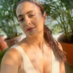 Surveen Chawla Instagram - I see Daylight ! I see me! And I see each one of you beautiful women around me! Do you see you?🤍 #happywomensday