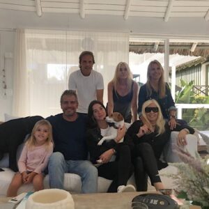 Susana Giménez Instagram - Domingo de Pascua en familia ¡la pasamos genial! 
🐰🐇🥰 Gracias!!! @mechasarra @lucia_celasco @carogimenez.ok @patogimenez