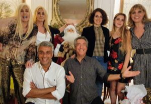 Susana Giménez Instagram - Feliz navidad !! 
❤️🎄🥂✨
#susanagimenez #family #xmas