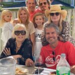 Susana Giménez Instagram - Family day ❤️✨ Cumpleaños de mi hermana Carolina, en Punta con mis hermanos, sobrinos, cuñado e hija. Feliz. #wearefamily #family #love Punta del Este, Uruguay