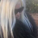Susana Giménez Instagram - 120 días y todavía me cuesta acordarme del barbijo!!! Qué le vamos a hacer, aunque de fiaca es la única forma… #barbijo #susanagimenez #moments #lifestyle #wearamask #mask #usatapabocas Uruguay, Punta Del Este