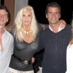 Susana Giménez Instagram - Feliz día del herman@ Caro, Pato y Kiko!!! ❤️❤️❤️ #diadelhermano #sisters #brothers #family #love Punta del Este, Uruguay