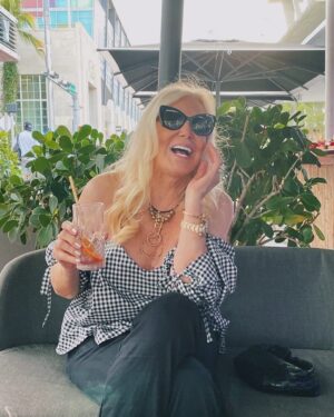 Susana Giménez Instagram - Tomando algo en Lincoln Road viendo pasar la gente