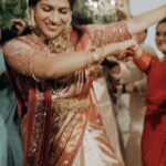 Swasika Instagram - Such a vibe they have 😎 Everyone was on cloud nine . . All event credits goes to : @oyster_events_ Videography: @amalsivadas . . . #swasika #swasikavj #swasika_diehard_fans #swasika_vj_aksfa #swasik #swasika #new #trending #sureshgopi #wedding #superb #suggestions #explore #swasikawedding #trending #instavideo #soohappy #married #dance #instadance #weddingdance #swasikadance #dancer Indriya Sands