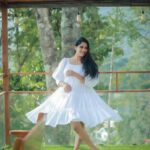 Swasika Instagram - White dress ,endless possibilities 😊 Wearing @denairaboutique MUA @nash_makeover_by_nishana Styling @tharunya_vk