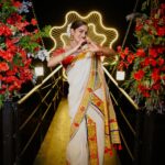 Swasika Instagram - Dhakshina Function Mua : @abilashchickumakeupartist Stylist : @nithinsuresh_su Blouse : @minnaram_designer_boutique Saree : @ar_handlooms_kuthampully_ Handwork for saree : @minnaram_designer_boutique Events: @kites_events_ Location @s_river_resorts Photography: @august19photography #swasikavijay #swasika #premjacob # #trending
