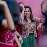 Swasika Instagram - Gulabi ❤️ Mua : @abilashchickumakeupartist Styling : @nithinsuresh_su Blouse : @blackgold_designingstudio Photography: @paper_plane_wedding Event : @kites_events_ #swasikavj #swasika #swasikavijay #dakshina #keralasaree #ps4ever #premjacob