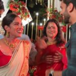 Swasika Instagram - Surprising my girl during her Gulabi 😊😬 Video nd edits : @nvm___official Thanks @sanjananisanth for helping me give her this Event by @kites_events_ #haldi #weddings #shoot #ps4ever #psforever #prem #swasika #swasikawedding #mallu #hindu #chrisitian
