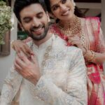 Swasika Instagram - PREM&SWASIKA Decided to do life together ❤️ Photography: @weddingbellsphotography Mua for Swasika : @abilashchickumakeupartist Mua for Prem : @makeoverbykichu Styling for swasika: @abilashchickumakeupartist Styling for prem: @amal_gop Special thanks : @nithinsuresh_su Blouse and dupatta : @jazaashdesignstudio Saree : @kanchivaram.in Prem’s dress : @men_in_q_wedding Ornaments: @ttdevassy Garland: @blackgold_designingstudio Events. @oyster_events_ Shot on: @canonindia_official #swasikavj #swasika #premjacob #wedding #ps4ever #swasamay Indriya Beach Resort and Spa, Cherai, Kochi