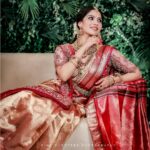Swasika Instagram - My Sign For My Dearest @swasikavj 😍 📷 @abi_fine_shooters . A stunning saree design from @kanchivaram.in and @jazaashdesignstudio did the blouse works by matching with the saree with instructions by the stylist @abilashchickumakeupartist by putting all his efforts to bring out the details in it along with a hand embellished dupatta design to enhance her look in this saree in a traditional kerala style. A big salute to @abilashchickumakeupartist for all your efforts and the lovely styling. Jewellery @ttdevassy
