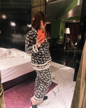 Swastika Mukherjee Instagram - Sleeping with so many doggos all over me 🐶💕 
.
Thank you for this one @dora_byphoenix 
It is super comfy and it made me so happy.