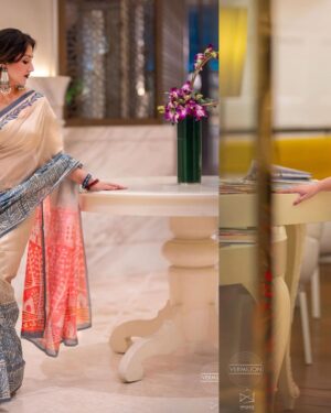 Swastika Mukherjee Instagram - খুব কম মানুষ অনলাইন এ আলাপ হওয়া পৃথিবী থেকে আমাদের জীবনের অন্দরমহলে চলে আসতে পারে। আর শুধু চলে আসা নয়,বেশ পাকাপোক্ত ভাবে থেকে যাওয়ার সম্পর্ক গড়ে তুলতে পারে। 
এমন দুই মানুষ হল ~ ইফ্ফাত আরা নোঝাত আর ইমতিয়াজ রাসেল 🌹🌹
ওদের কাজ প্রথম দেখেছিলাম instagram এ। দেখে আপ্লুত হয়ে মেসেজ করেছিলাম। সেই থেকে আলাপের শুরু। তারপর ওরা কলকাতায় এলে দেখা হল - গল্প হল, বাংলাদেশ যাওয়ার কথা হল। অন্য দেশেও আমার বন্ধুরা আছে, বন্ধুদের বাড়ি আছে সেখানে বেড়াতে যাব, ভেবেই মনটা খুশি হয়ে গেছিল। ওদের সঙ্গে যেদিন প্রথম দেখা হয়েছিল, মনে হয়েছিল ওরা আমার অনেক আপন, নিজের মানুষ। এইবার ঢাকা যাওয়া ঠিক হতে সবচেয়ে আগে ওদের জানিয়ে ছিলাম। 
পৌছে পরের দিন হুড়মুড় করে কাজ সেরেছি যাতে ঠিক সময়ে ওদের দোকানে যেতে পারি। তারপর অনেক ঘুরিয়েছে ওরা। আড্ডা মেরেছি 
, খাওয়া দাওয়া করেছি, চারুকলা গেছি, মাওয়াঘাট গেছি, সে সব ছবি পরে দেব। 
ঢাকায় সবচেয়ে গুরুত্বপূর্ণ দিন ছিল #বিজয়ারপরে screening এর দিন। 
ওরা কিছুটা আগেই পৌঁছে গেছিল হোটেলে। দেখি নোঝাত একটা শাড়ি আর ব্লাউজ বানিয়ে নিয়ে এসেছে, আমার জন্য specially, ইতস্তত বোধ করে কিছু বলছেনা। আমি কলকাতা থেকে শাড়ি নিয়ে গেছিলাম পরব বলে। কিন্তু ওদের টা না গায়ে দিয়ে কি থাকা যায় ? 
ভালবাসার দুই মানুষ ভালবেসে ডিজাইন করে আমার জন্য বস্ত্র বানিয়ে এনেছে এটা কত বড় পাওনা। তাই ওদেরটাই পরে সাজুগুজু্ করে National Museum এ গেলাম @dicff_filmfest 
কি যে খুশি হয়েছিলাম, বাংলাদেশে গিয়ে বাংলাদেশের গুণী মানুষের তৈরি করা কাপড় পরে। 
Thank you বলব না, তোমরা সবসময় আমার আপন হয়েই থাকবে এইটুকু বলতে পারি। 
একদম সময় ছিলনা, জানিনা কি করে @pranay_patra_01 has clicked such beautiful photographs in about 10 minutes. 
অনেক ট্যালেন্টেড্ মানুষ। সাক্ষাত হয়ে প্রাপ্তি হল আমার। 
Thank you @vermilion.getdressed for making me feel so happy and beautiful inside out. 
মানুষের ব্যবহারটুকুই রয়ে যায়। 
I love you both too ❤️❤️