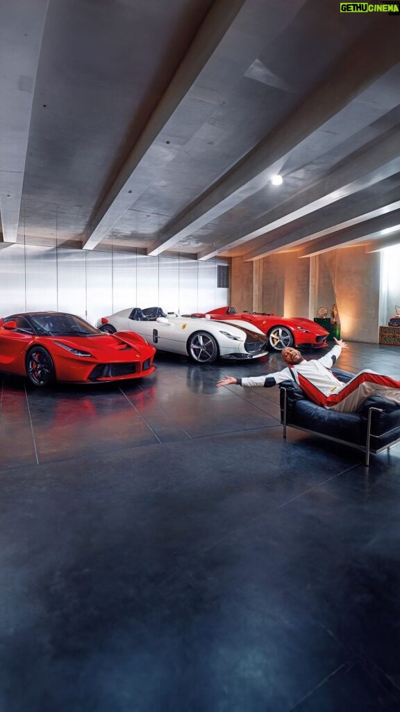 Swizz Beatz Instagram - “For me this is not a garage, we call it the fourth floor.” – Hip-hop legend and Ferrari collector @therealswizzz brings us inside the iconic Razor House, to his garage, which houses an impressive Ferrari collection, art-filled walls, and a turntable for a space that sparks both inspiration and good vibrations. Discover more about his incredible garage at the link in our stories. #FerrariMagazine #Ferrari