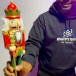 T-Pain Instagram - We have received and signed your items for the @drinksplash Autograph Anything!! Be on the lookout for these holiday gifts and remember to get in the Splash Zone 💦💦 #drinksplash #flavorup