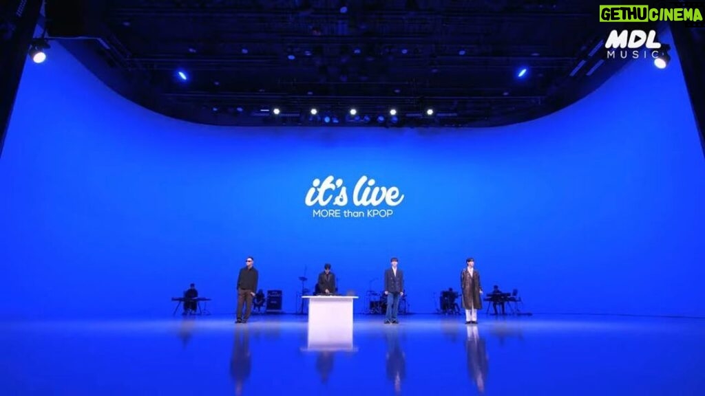 Tablo Instagram - 요 it’s Live 어땠어요~? Did u enjoy the live performance? 🔥❤️ #ScreenTime #EpikHigh #Hoshi #SEVENTEEN