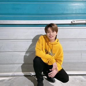 Taeil Instagram - moon’s yellow🐣