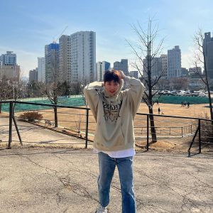 Taeil Instagram - 춥다