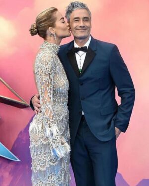 Taika Waititi Instagram - Thor: Love and photo dump. Fabulous London premiere with beloved family, close friends, and Jason Momoa 😘. Seriously great night and even greater relief to finally see this film releasing in theaters tomorrow. Just like @chrishemsworth and his arse, I put a lot of work into this film and can't wait for you all to see it. July 8 baby!#thorloveandthunder @marvelstudios 
Please let's also try and zoom in on that emerald by @cartier 
Styluz: @jeanneyangstyle 
Fabrik: @prada 
💎: @cartier 
Photos: tag yourselves. I dunno how to find you but I appreciate you.