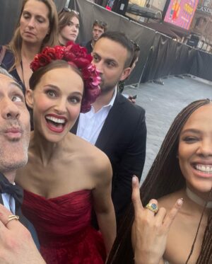 Taika Waititi Instagram - Thor: Love and photo dump. Fabulous London premiere with beloved family, close friends, and Jason Momoa 😘. Seriously great night and even greater relief to finally see this film releasing in theaters tomorrow. Just like @chrishemsworth and his arse, I put a lot of work into this film and can't wait for you all to see it. July 8 baby!#thorloveandthunder @marvelstudios 
Please let's also try and zoom in on that emerald by @cartier 
Styluz: @jeanneyangstyle 
Fabrik: @prada 
💎: @cartier 
Photos: tag yourselves. I dunno how to find you but I appreciate you.