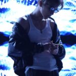Takanori Iwata Instagram - "Paradise" Digital & Music Video on Youtube OUT NOW 🏝️🍹✨ 3月6日リリース New ALBUM『Artless」収録曲からリード曲 "Paradise"の先行配信とMVが解禁になりました👍🏻🔥 仕事ではお初！笑 direction by @_sunnyboy 楽しかった〜😂🫱🏻‍🫲🏼 そして choreography by @noppo_stkgz 今回もめちゃくちゃバイブス満点なコレオ🕺🏻 ありがとうございます！ LIVE定番曲になりそう🔥 頼むな🫱🏻‍🫲🏼 #岩田剛典 #bemyguest #artless #paradise