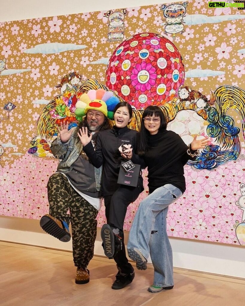 Takashi Murakami Instagram - We held a dinner party for my exhibition “Takashi Murakami Mononoke Kyoto” on February 2 from 8 to 10pm. There, the guests were invited to take home a chestnut cake from Natsuko Shoji’s restaurant, été. Natsuko stayed at the venue, Hyatt Regency in Kyoto, for 3 days leading up to the event to make 300 sets. I would like to thank her sincerely. We started working with Natsuko Shoji at the beginning of the pandemic—first in March 2020, when we collaborated on her cake, Fleurs d’été (mango), and chocolates. After that, we were invited to have dinner at her restaurant, a very small establishment that only seats 6 people, with a menu of continuous surprises. Your party absolutely had to be 6 people. It was already an extremely exclusive establishment, but then, in the blink of an eye, she became a world-renowned chef. But because we have known each other since early in her career, she kindly accommodated our request this time. Everyone is of course excited during the party, but I think the true value of a party is tested when people reflect on it on their way home or at home afterwards. In that sense, the cake that Natsuko created for us is a work of art that will rewrite your memories with something even more wonderful when you take a bite. Natsuko-san, who lives in Japan, is the one and only, super-duper genius. I am so lucky that I got to know her. And I am truly grateful for her contribution for this event. Thank you so much. & The sponsor of this project was @hublot @hublot_japan 🙇‍♂ @natsuko.ete @ete.restraurant @takashimurakami_mononoke_kyoto by. @hublot #kyotocitykyoceramuseumofart #kyoto #art #mononokekyoto #TakashiMurakami