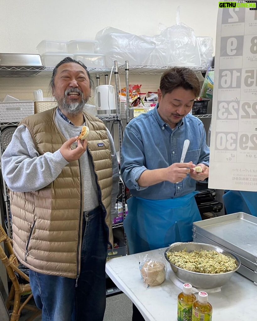 Takashi Murakami Instagram - We will open Japanese style Chainese Restrant next spring ! Nane "Kijaku_tei" えー、行きつけだった餃子が世界一美味しい中華屋さんが、立ち退きで店やめる、と言うので、僕とやりましょう！と言ってやる事にしました。 来春オープンを見込んでます！ 「喜鵲亭」 Saitama Prefecture
