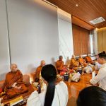 Taksaorn Paksukcharern Instagram - ขอบคุณออม&ตี๋ ที่ชวนมาร่วมฟังสวดพระพุทธมนต์ ถวายเพล และสังฆทานนะคะ 🤍🙏🤍@piyaromaom @tee7star อิ่มใจ อิ่มท้อง และดีใจได้เจอเพื่อนๆ จบงานด้วยให้สัมภาษณ์เจาะลึก Exclusive interview for my RB girls 🤭❤️ #เด็กราชินีบน #RB69