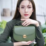 Taksaorn Paksukcharern Instagram - Elegant and timeless ✨ @LoroPiana #LoroPiana #LoroPianaGhieraBag