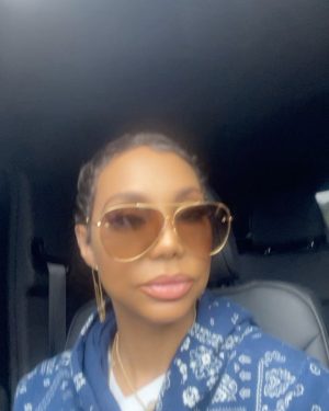 Tamar Braxton Instagram - #whatsunderyourwig 😩 I had to chop my hair off cause I simply wasn’t taking care of it🤷🏽‍♀️🤦🏽‍♀️ broken off. Spilt ends. A MESS!!! i can’t even wear braids. Y’all like this look? 🤔 I’m stuck with her for the summer #undermywig