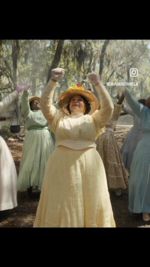 Tamela Mann Instagram - In theaters tomorrow 💜 
@thecolorpurple 
#thecolorpurple #christmasday