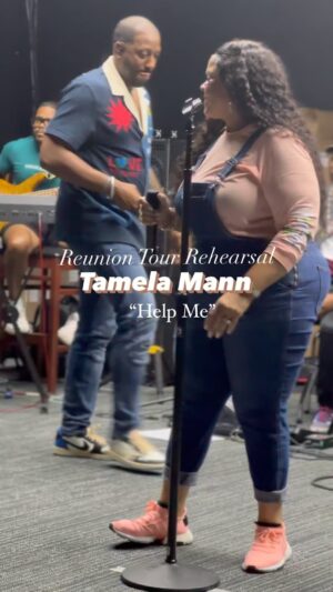 Tamela Mann Instagram - Here’s a little pep for your step! “Help Me” live is a soul stirring anthem to conquer anything! All you have to do is ask the Lord for Help and He will come through for you!! 

We are ready for the @reuniontourofficial !!! First Stop Bridgeport, CT! Y’all ready? 

Y’all Betta sing fellas : @ikenice @markjphood 🎤

#TamelaMann #Reuniontour #rehearsal #gospelmusic #livenation #HelpMe #Overcomer #Hediditforme #davidmann