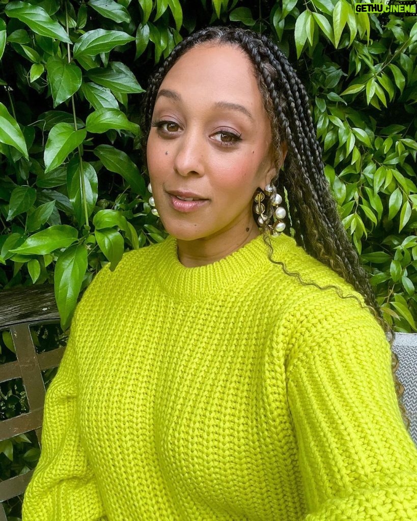 Tamera Mowry-Housley Instagram - Q&A time! Ask me anything in the comments below, and I'll answer your burning questions in an upcoming post. #askmeanything