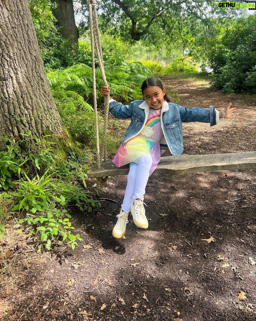 Tamera Mowry-Housley Instagram - ✨✨✨ Second pic 📸 By Ariah Amazing moments with my family @heckfield_place in England! Seriously the best hotel ever. Absolutely in love. #familytrip Heckfield Place
