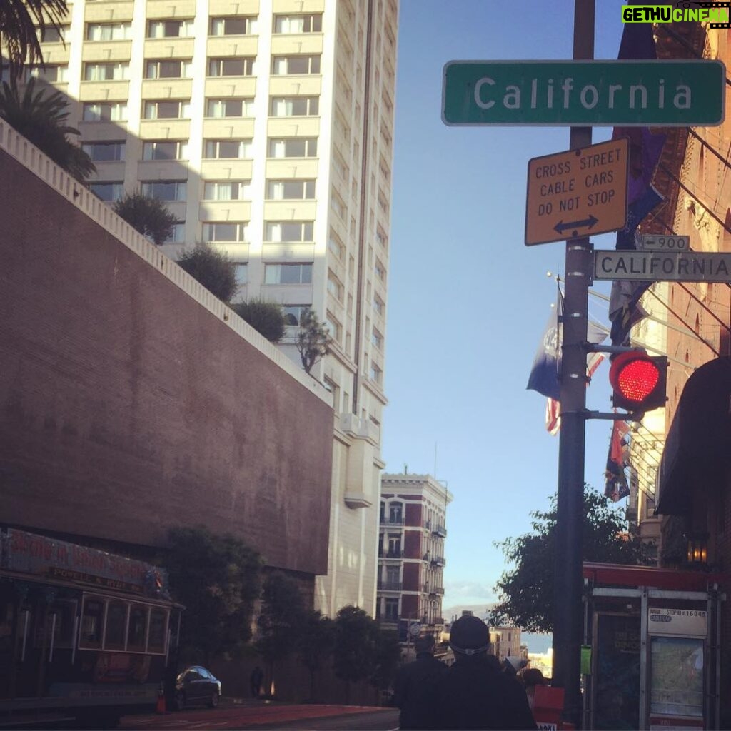 Taner Ölmez Instagram - Bilenbili :)) California Street