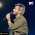 Tanishk Bagchi Instagram - hey guys don’t forget to catch our song #khudsezyada on MTV hustle , it was so amazing to judge such wonderful talent . I had a blast so go an check it out!!! Posted @withrepost • #khudsezyada #promotions on #mtvhustle a @vyrloriginals song along with my partner in crime the amazing an super talented @tanishk_bagchi 🙌🏻 . Thank u guys for showing so much love to KHUDSE ZYADA Do go an watch this episode filled with fun an lots of talented people to watch out for! Best of luck to all the contestants of MTV HUSTLE !!! An a big shout out to my favourite @therajakumari it was so amazing to finally meet u😍💜😘🤗 . . . @vinitthakkar @devsanyal @poojasinghgujral @iamaditikamdar @shrutikashetty @peshimamzaki @blendmepretty_anshul @promisetomakeurhairlookstylist @mtvindia Heere ki parakh johri ko ho na ho par kalakaar ki parakh ek music composer ko zaroor hoti hai. Watch our guest judge @tanishk_bagchi along with @zarakhan perform their new hit song only on @jblindia presents @mtvhustle, tonight at 7 PM on MTV and anytime on @voot! @breezervividshuffle @philipsindia . . . . . #MTVHustle #DareToListen #BreezerVivid #IndianMusic #DesiHipHop #DesiSwag #Gully #Bantai #IndianMusicScene