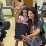 Tara Emad Instagram - إمبارح زرت مستشفى الناس لأول مرة🤍 قد ايه هي مستشفى تبهر و تفرح انها بتساعد و بتشفي أطفال مرضى القلب من غير اي مقابل مادي. كل جزء و دور فيها متلون بطريقة معينة عشان ميحسوش انهم داخلين مستشفى. و كمان في تكنولوجيا بتستخدم في العمليات مش موجودة في اي مستشفى تانية في مصر. بشجعكم تزوروا المستشفى و تشوفوا بنفسكم و ياريت كلنا نتبرع بالي نقدر عليه. اتصلوا برقم ١٦٤٤١ و مندوب من المستشفى هيجي لحد عندكوا. يا ريت نفرح اطفال و اهالي اكتر قبل العيد♥️كل سنة و أنتم طيبيين. #الناس_للناس